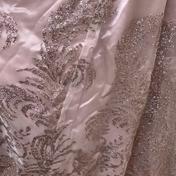 Rose with shimmer material full length evening gown - Picture 4 of 10